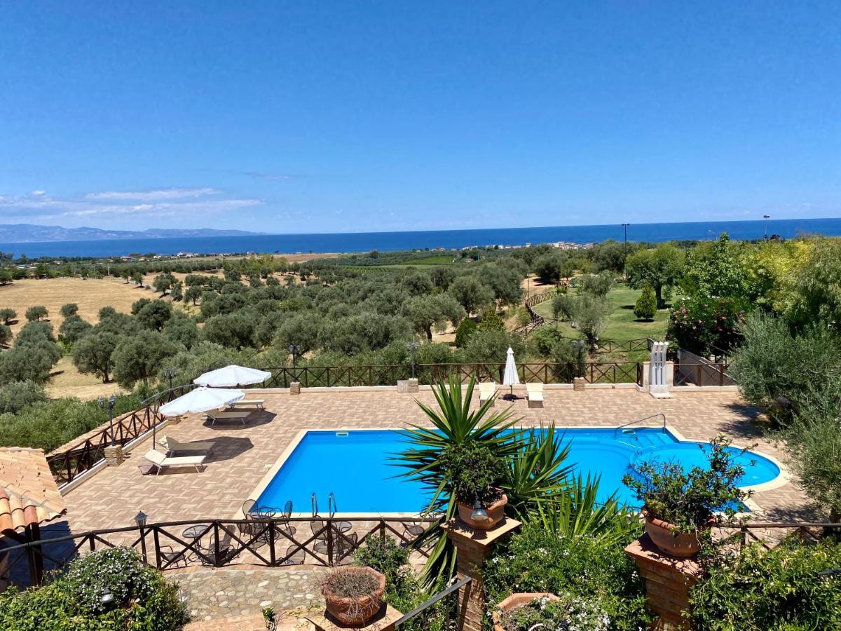 Le Colline Del Gelso-Masseria Mazzei Rossano Bagian luar foto
