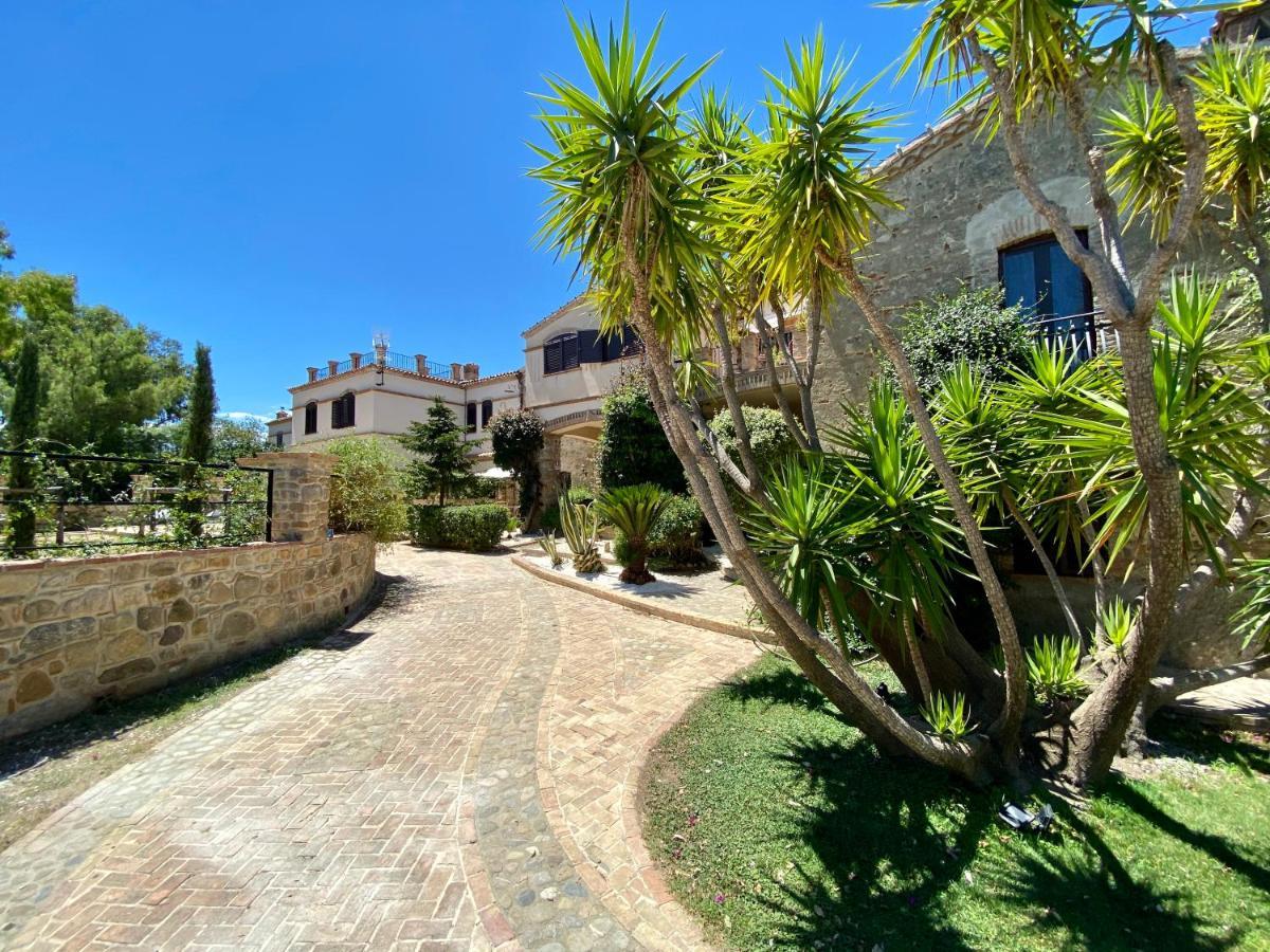 Le Colline Del Gelso-Masseria Mazzei Guest House Rossano Bagian luar foto