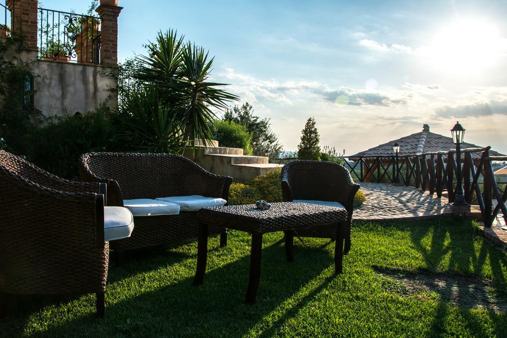 Le Colline Del Gelso-Masseria Mazzei Rossano Bagian luar foto